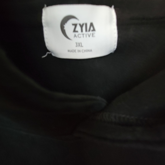 Women's Sweater - Picture 3 of 3